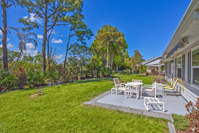 Building Photo - 6940 SE Lillian Ct