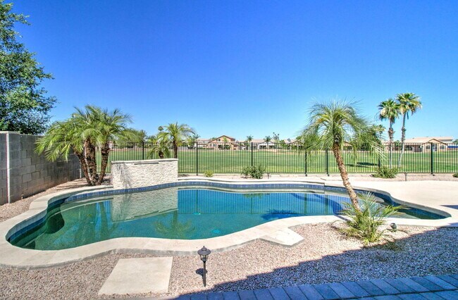 Building Photo - 1000 S Roanoke St