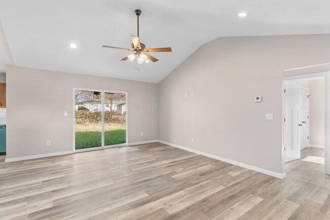 Building Photo - 41 Whitley Ln