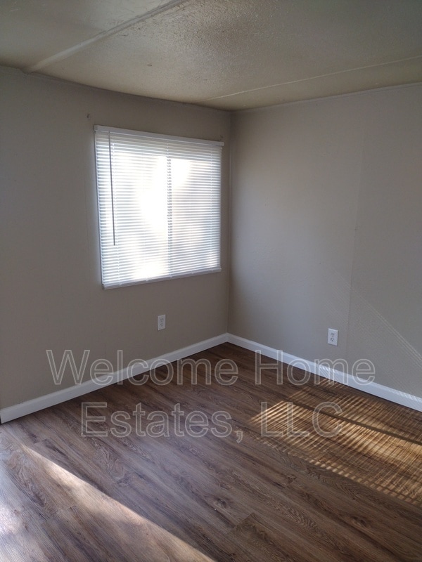 Building Photo - 110 E Prince Rd