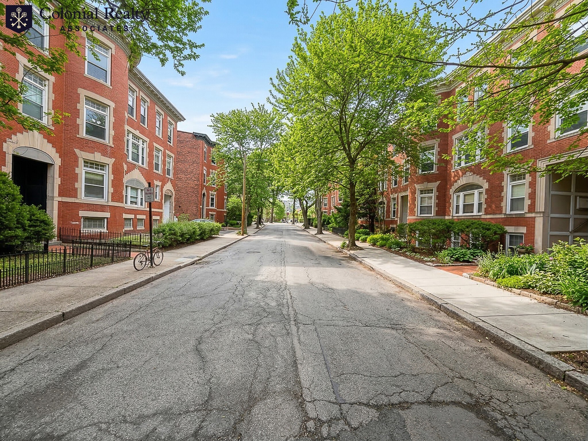 Building Photo - 10 Strathmore Rd