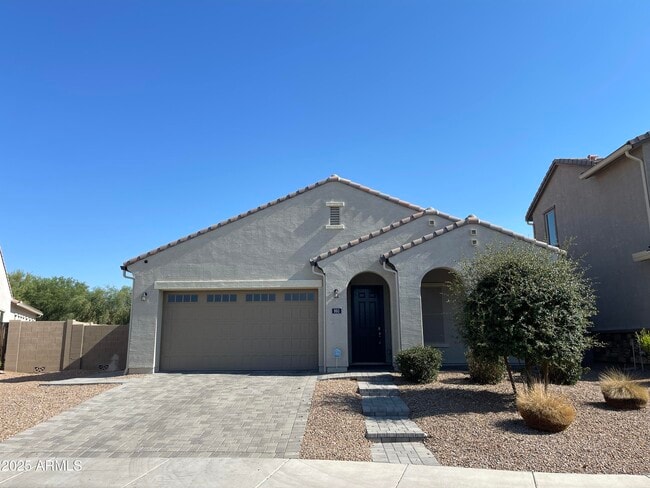 Primary Photo - 993 E Knightsbridge Way