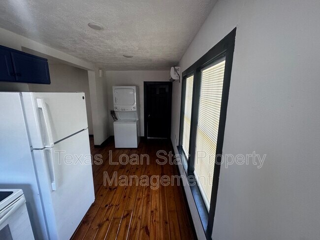 Building Photo - 1504 Luzon St