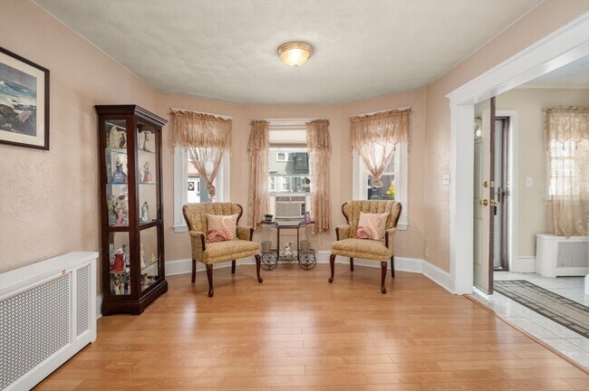 Building Photo - 76 Windsor Rd