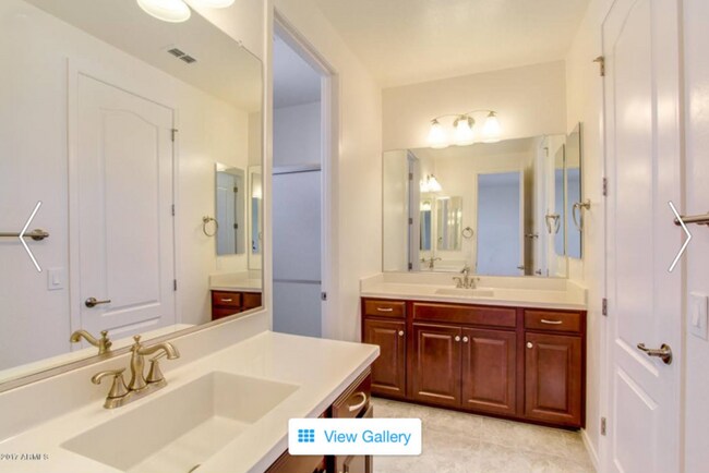 Building Photo - Stunning 5 BD, 4.5 BA home located in the ...