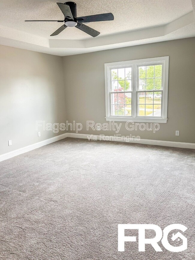 Building Photo - 232 N Marion Dr
