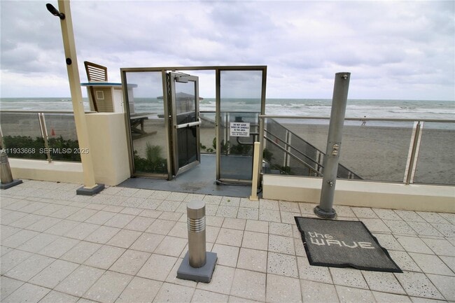 Building Photo - 2501 S Ocean Dr