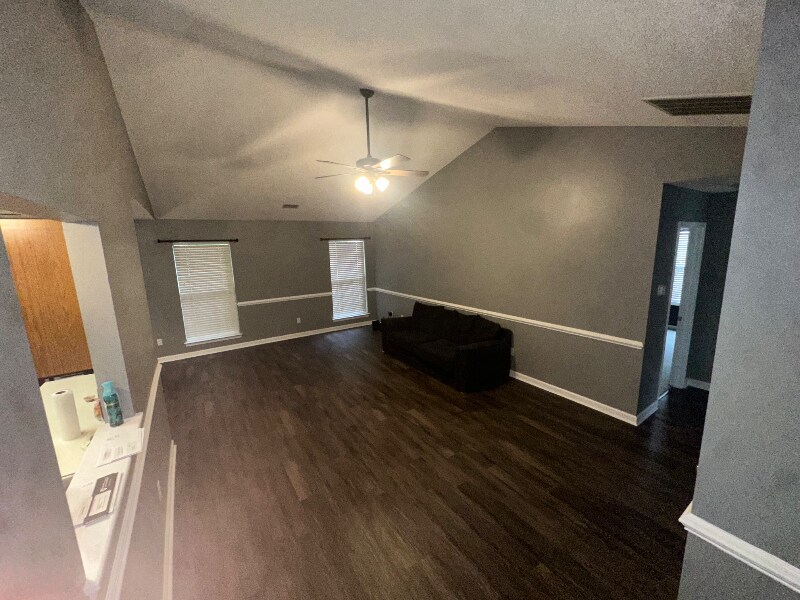 Building Photo - 289 Rolling Rock Rd