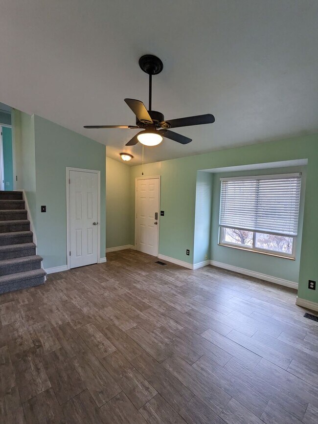 Building Photo - $1,800 Rent Credit! Spacious 5-Bed Clearfield Home with Garage & Fenced Yard