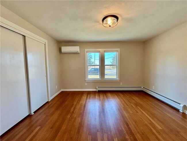 Building Photo - 5667 Dunning Ave