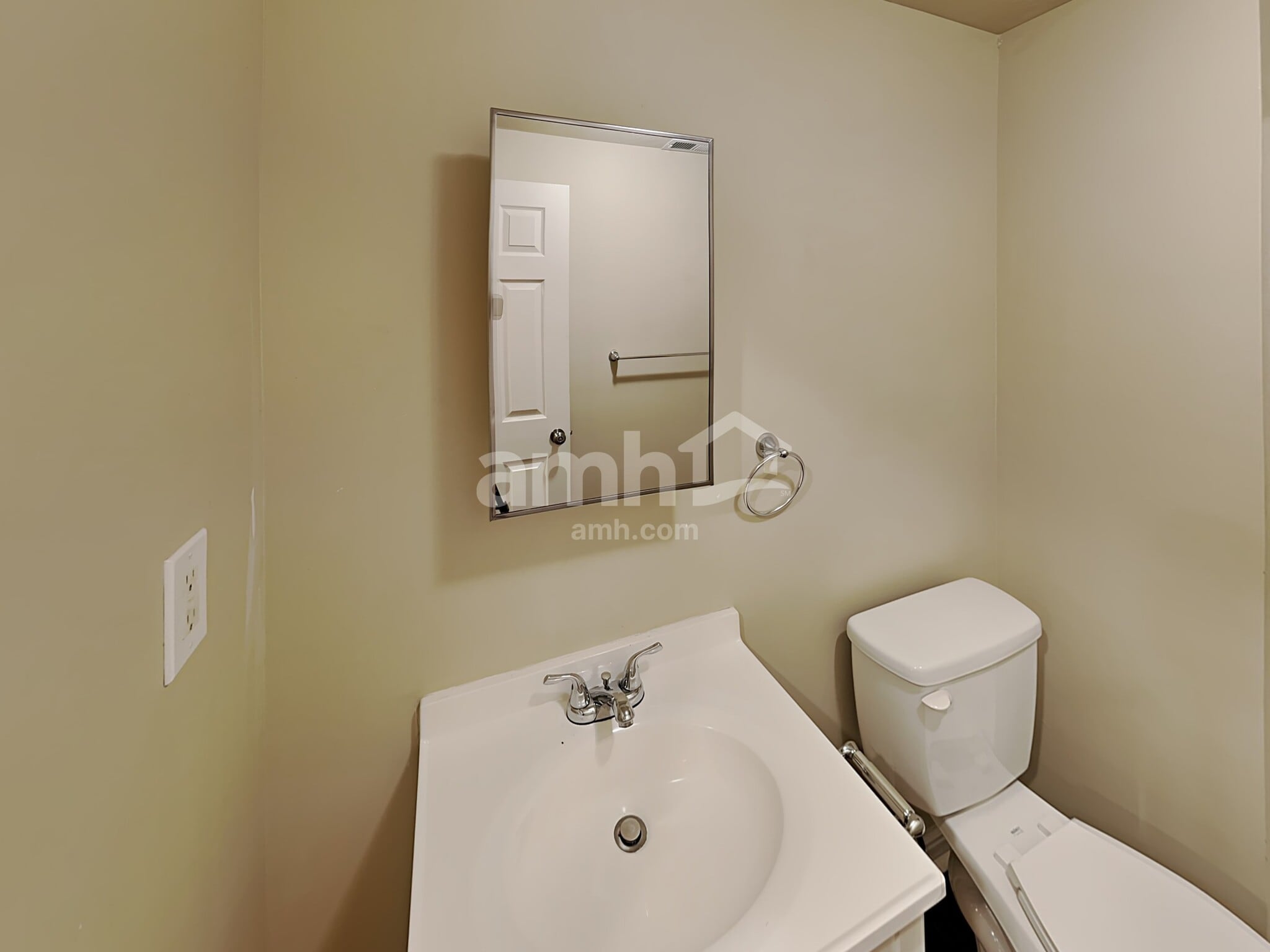 Building Photo - 308 S 1050 E