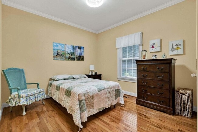 Building Photo - 1865 Weston Pl NW