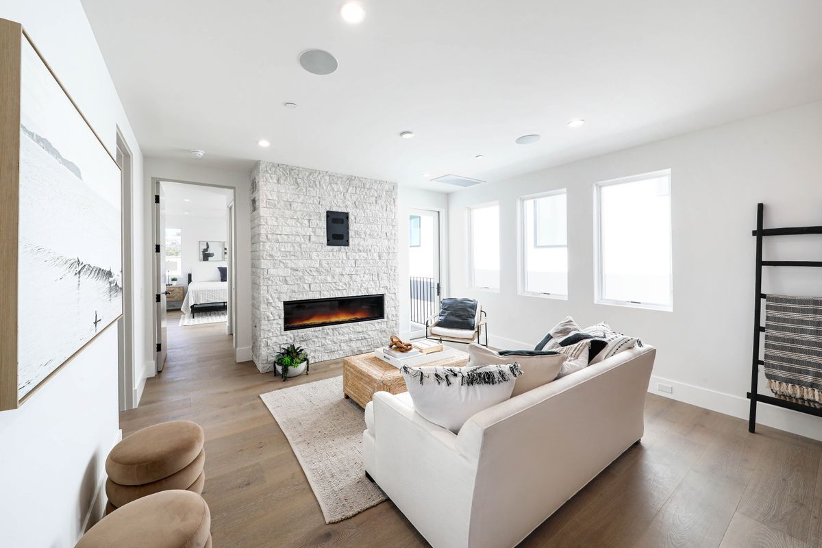 Building Photo - 715 Narcissus, 2