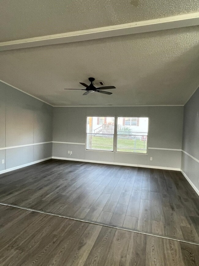 Building Photo - 12070 Clark Ln