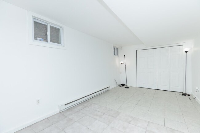 Building Photo - 121 67th St