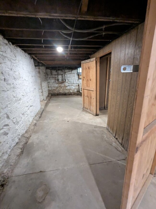 Building Photo - 3911 Castleman Ave