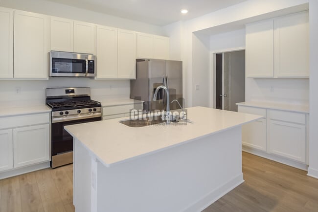 Building Photo - 6573 Halsey St