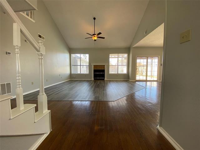 Building Photo - 2313 Roanoke Cir