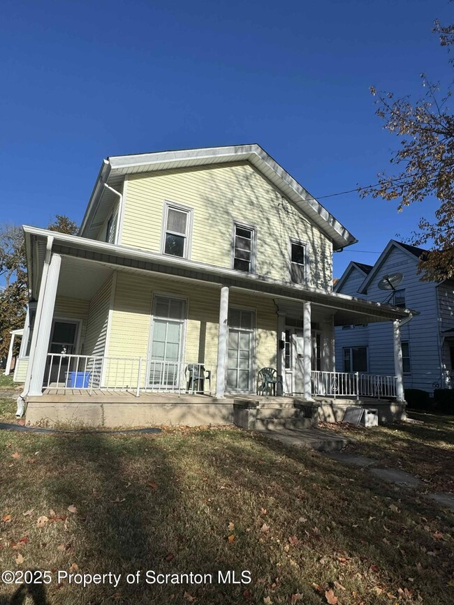 Building Photo - 1721 N Sumner Ave