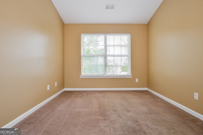 Building Photo - 203 London Dr