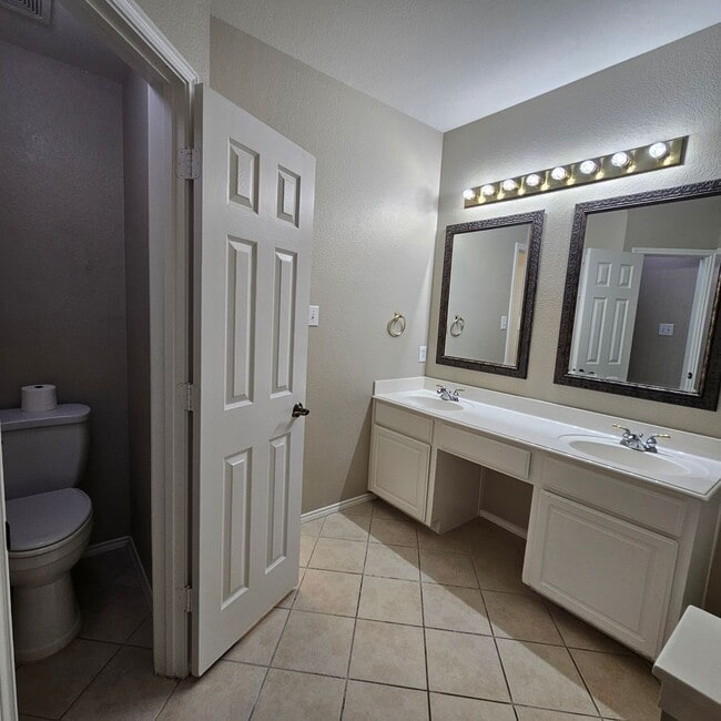 Building Photo - Pine Ridge Estates