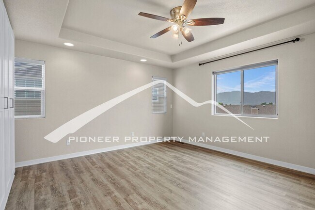 Building Photo - Beautiful 4-Bedroom Home with Mountain Vie...
