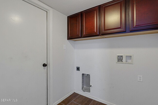 Building Photo - 5021 Silver Cholla Dr