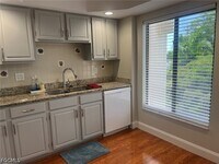 Building Photo - 7430 Lake Breeze Dr