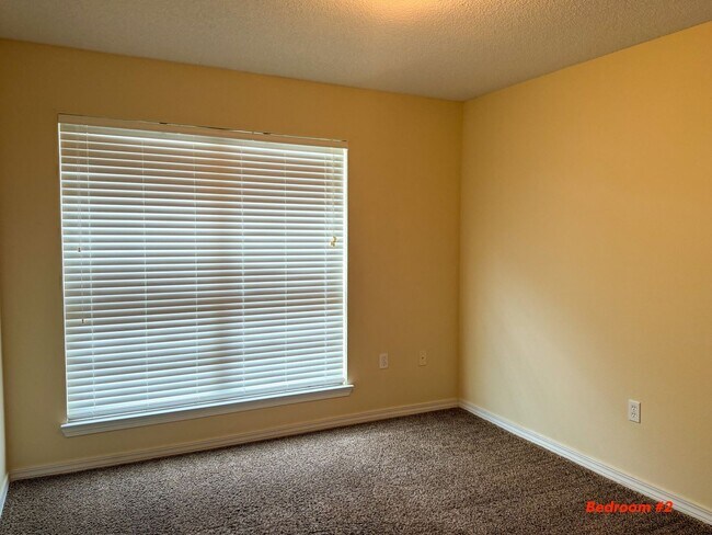 Building Photo - 5442 E Brook Dr