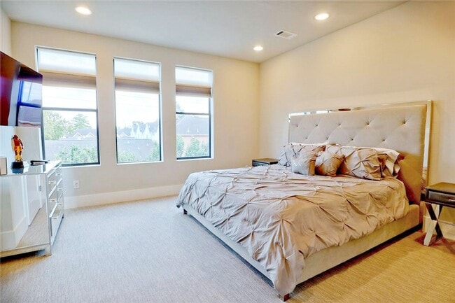 Building Photo - 2123 Arabelle St