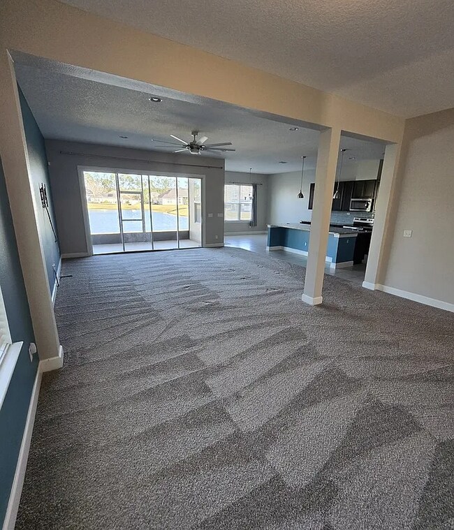 Building Photo - Stunning Waterfront 4/3 in Middleburg