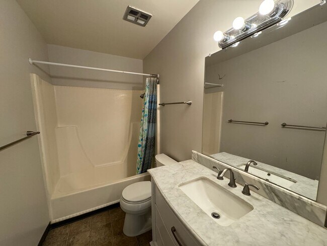 Building Photo - West San Jose Condo in Cupertino School Di...