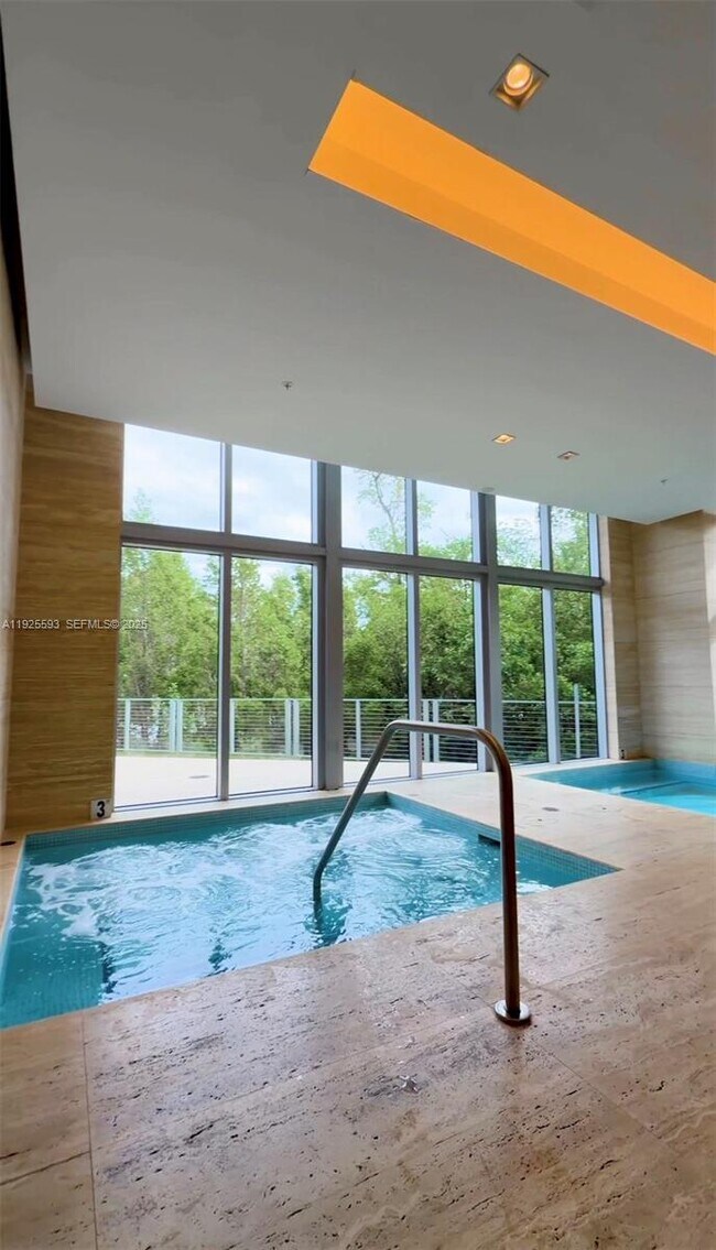 Building Photo - 16385 Biscayne Blvd