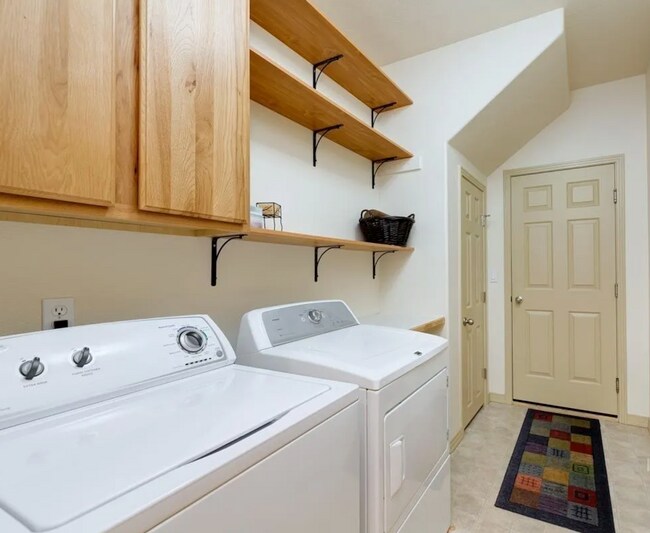 Building Photo - 12604 W Murchison St