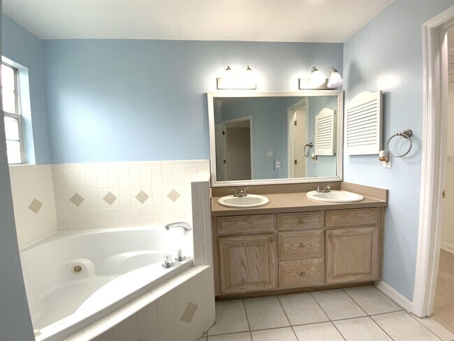 Building Photo - Lakeside Subdivision