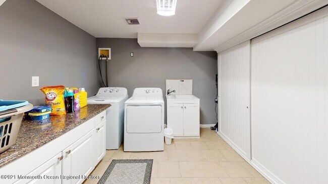 Building Photo - 193 Ludlow St