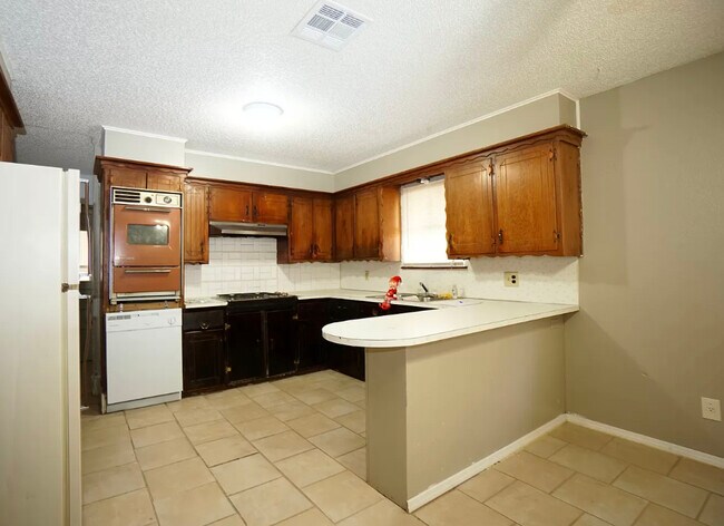 Building Photo - 3005 SW 55th St