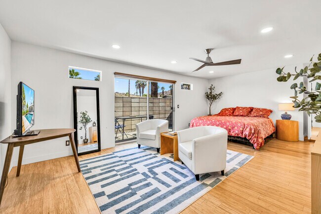 Building Photo - 37535 Melrose Dr
