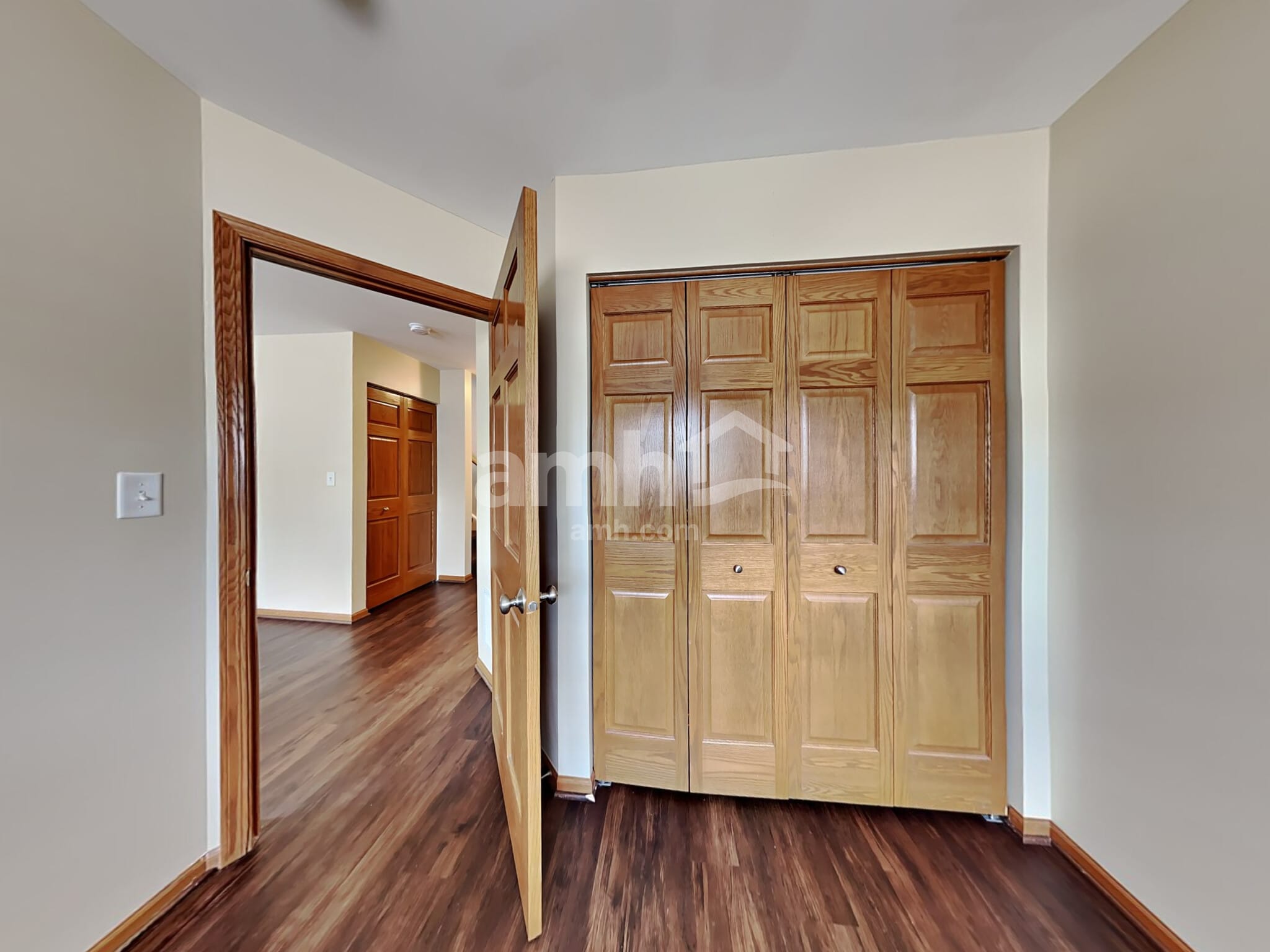 Building Photo - 617 Lincoln Station Dr