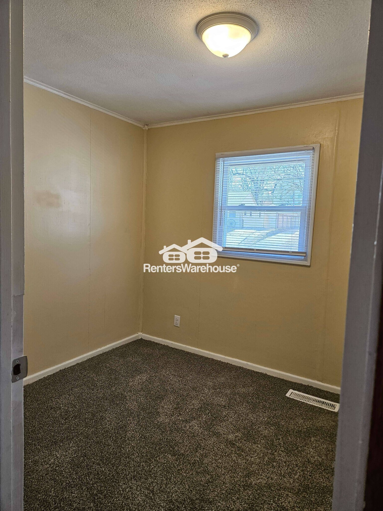 Building Photo - 3113 SW 2nd St