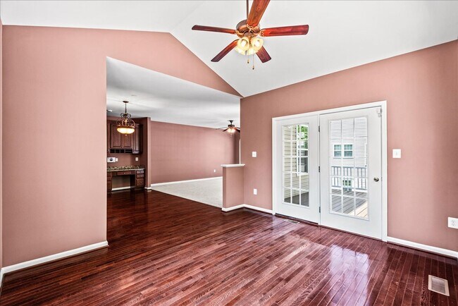Building Photo - CLOSE TO I-95 & QUANTICO!