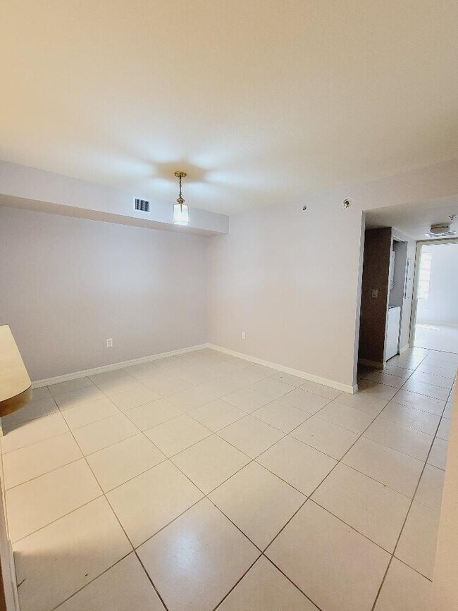 Building Photo - 6761 Heritage Grande