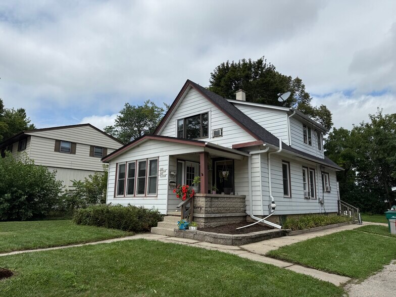 Front of house - N89W15958 Main St