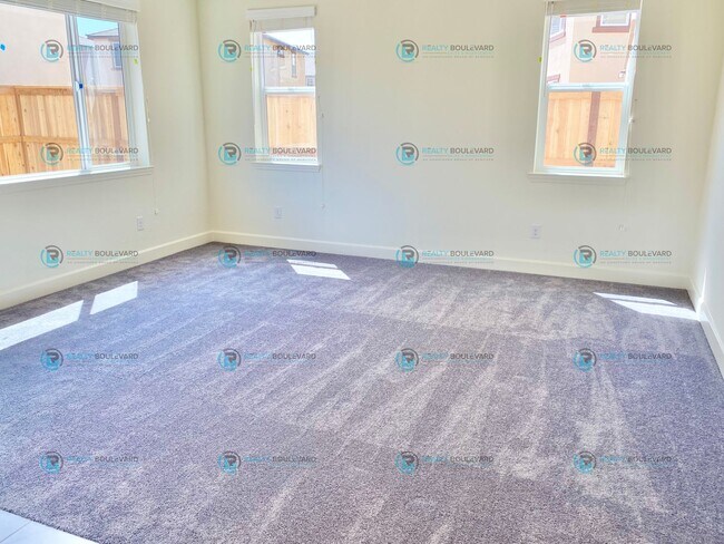 Building Photo - 4 Bedroom 3 Bath Home On Corner Lot Home Near Sparks Galleria