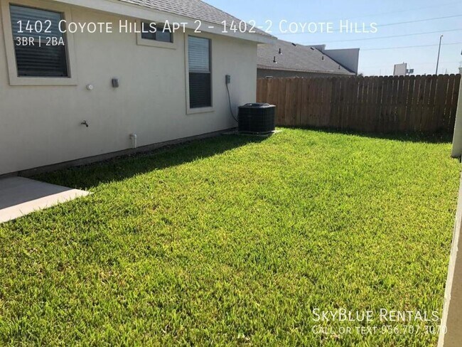 Building Photo - 1402 Coyote Hls