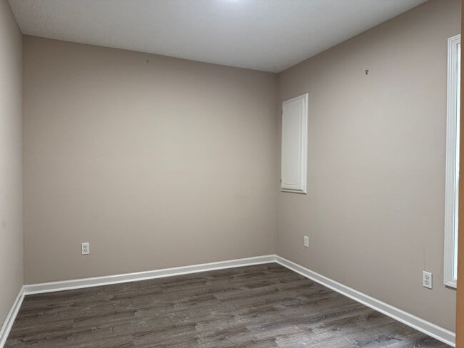 Building Photo - 17A Tree Canopy Ln