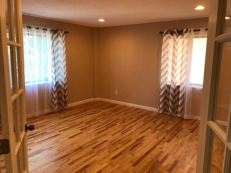 Primary Photo - 274 Chestnut Ave