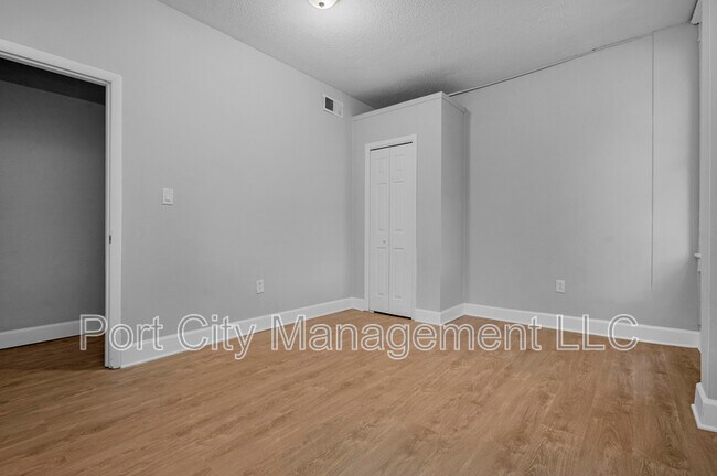 Building Photo - 2800 Harford Rd