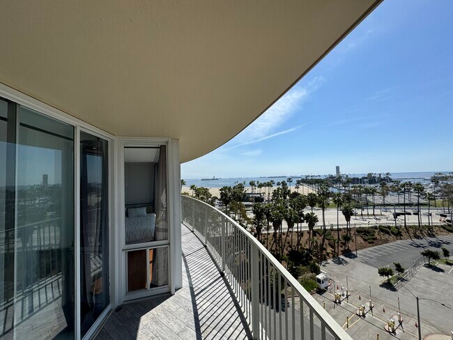 Building Photo - 700 E Ocean Blvd