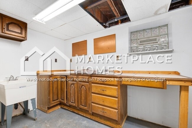 Building Photo - 649 Sixth St